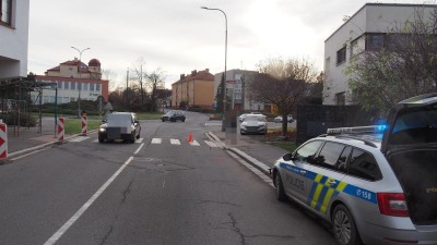 Policie hledá řidičku vozu, co narazil v Chrudimi v ulici Novoměstská do chodce