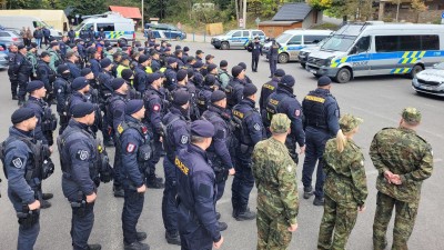 Jak vypadá přeshraniční spolupráce policistů při pronásledování zlodějů aut