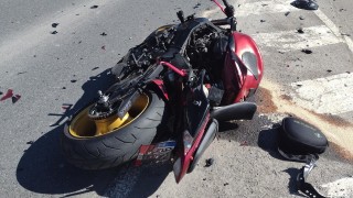 V Poličce přistával vrtulník, po nehodě auta a motocyklu transportoval do nemocnice zraněného
