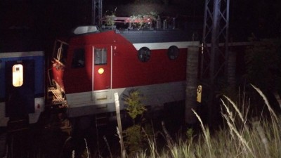 Foto: Silný vítr kácel stromy, způsobil tak železniční nehodu u Hradce nad Svitavou