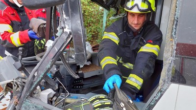 Kvůli nehodě autobusu a dodávky u Cerekvice nad Loučnou byl byl aktivován traumaplán. Devět osob utrpělo zranění