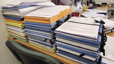 Digitalizace drhne. Stavební úřady jsou zaplavené papírovými spisy