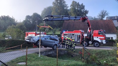 Tyto dnešní nehody se naštěstí obešly bez zranění, k neštěstí chybělo jen málo