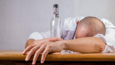 Opatrně s alkoholem! V Pardubicích je do konce měsíce zavřená záchytka